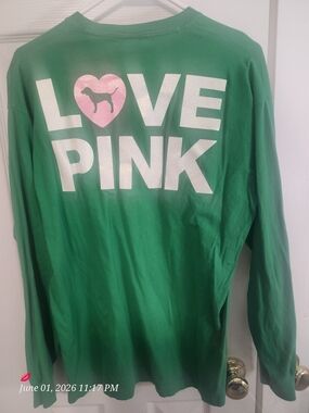 PINK Victoria's Secret Green Long-Sleeve 'LOVE PINK' Graphic Tee